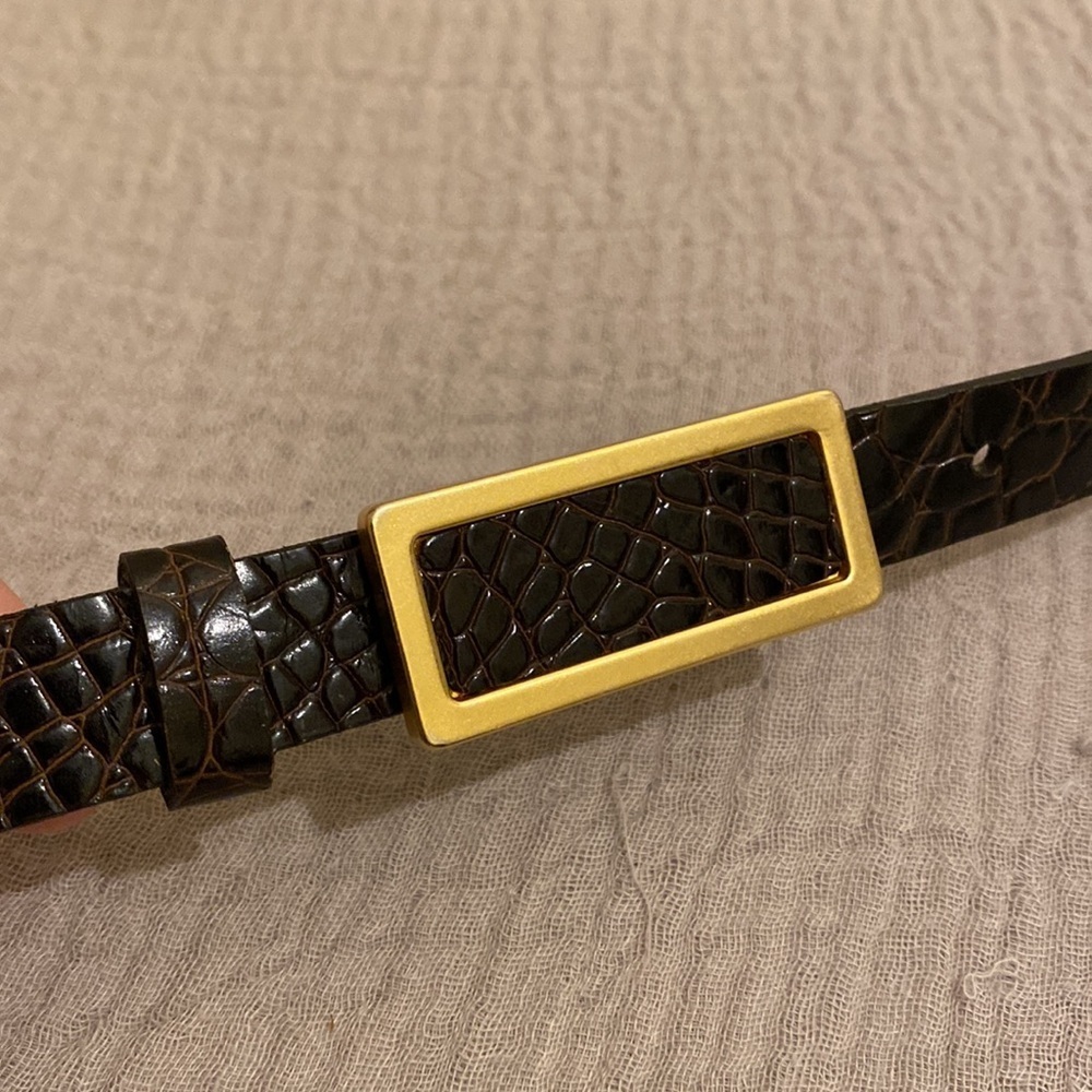 St. JOHN Elegant BROWN Leather Belt with Gold Buckle. Size M . EUC - Picture 7 of 11